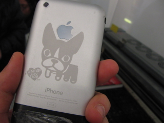 Illustration for article titled Free Laser Etching, Tonight Only at the Gizmodo Gallery